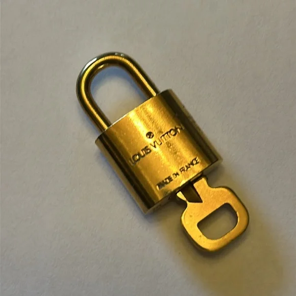 Louis Vuitton brass lock with key, #310 - Picture 2 of 3